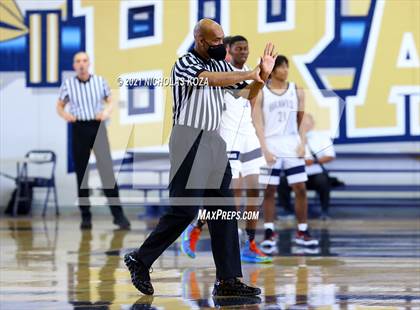 Thumbnail 2 in Mater Dei vs. St. John Bosco photogallery.