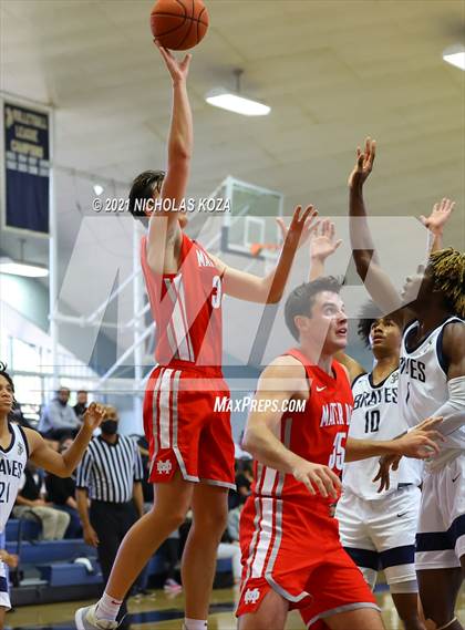 Thumbnail 3 in Mater Dei vs. St. John Bosco photogallery.