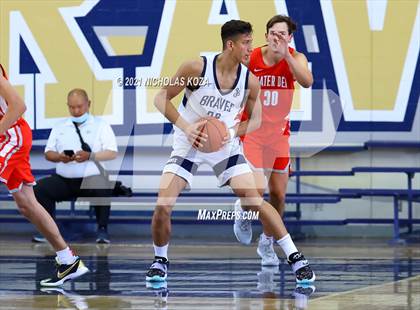 Thumbnail 3 in Mater Dei vs. St. John Bosco photogallery.