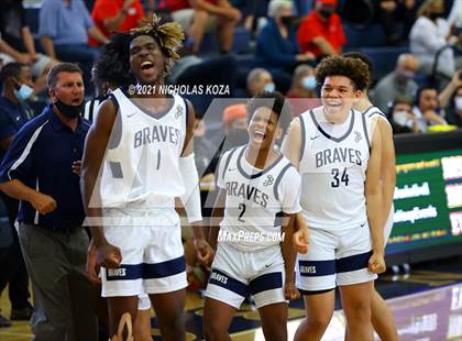 Thumbnail 2 in Mater Dei vs. St. John Bosco photogallery.