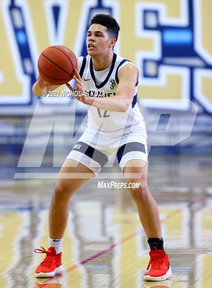 Thumbnail 1 in Mater Dei vs. St. John Bosco photogallery.