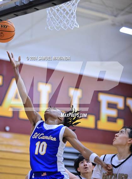 Thumbnail 2 in El Camino Real vs  Golden Valley (Annual Bob Hawking Simi Valley Tip-Off Classic) photogallery.