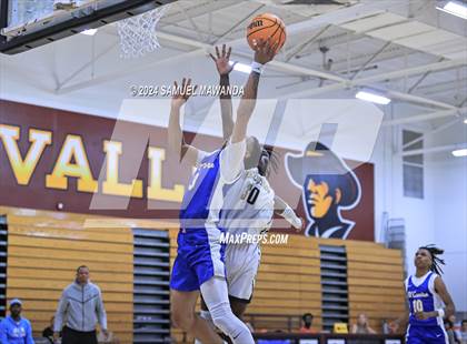 Thumbnail 1 in El Camino Real vs  Golden Valley (Annual Bob Hawking Simi Valley Tip-Off Classic) photogallery.