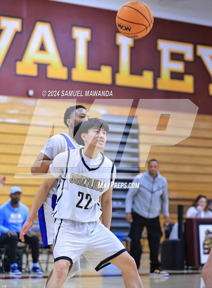 Thumbnail 3 in El Camino Real vs  Golden Valley (Annual Bob Hawking Simi Valley Tip-Off Classic) photogallery.