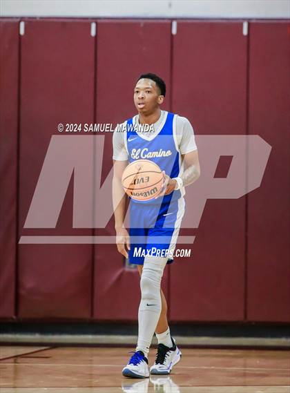 Thumbnail 2 in El Camino Real vs  Golden Valley (Annual Bob Hawking Simi Valley Tip-Off Classic) photogallery.