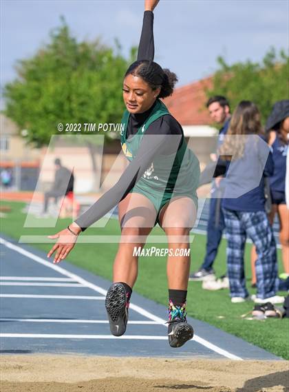 Thumbnail 2 in Roosevelt Invitational photogallery.