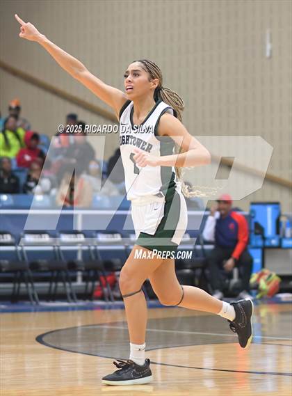 Thumbnail 2 in Alief Taylor vs. Fort Bend Hightower (UIL 6A D2 Basketball Regional Final) photogallery.