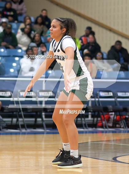 Thumbnail 1 in Alief Taylor vs. Fort Bend Hightower (UIL 6A D2 Basketball Regional Final) photogallery.