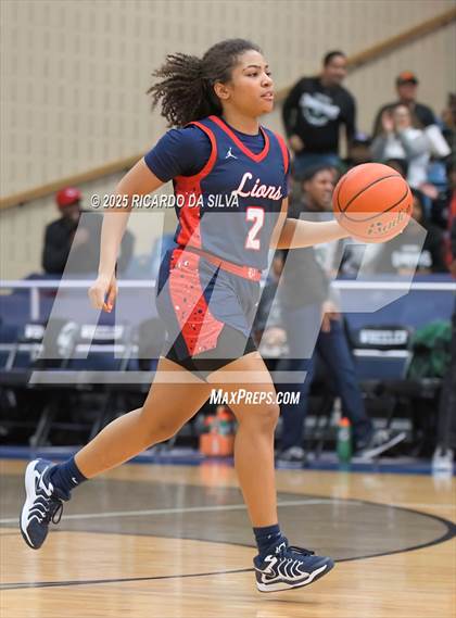 Thumbnail 3 in Alief Taylor vs. Fort Bend Hightower (UIL 6A D2 Basketball Regional Final) photogallery.