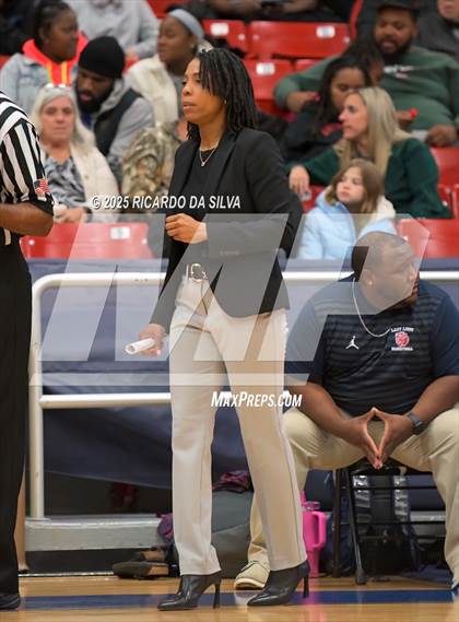 Thumbnail 2 in Alief Taylor vs. Fort Bend Hightower (UIL 6A D2 Basketball Regional Final) photogallery.