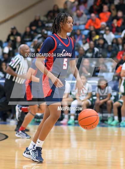Thumbnail 2 in Alief Taylor vs. Fort Bend Hightower (UIL 6A D2 Basketball Regional Final) photogallery.