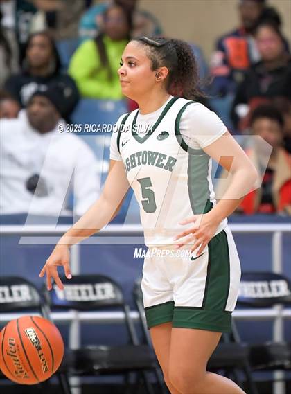 Thumbnail 2 in Alief Taylor vs. Fort Bend Hightower (UIL 6A D2 Basketball Regional Final) photogallery.