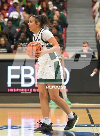 Thumbnail 1 in Alief Taylor vs. Fort Bend Hightower (UIL 6A D2 Basketball Regional Final) photogallery.