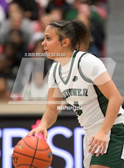 Thumbnail 1 in Alief Taylor vs. Fort Bend Hightower (UIL 6A D2 Basketball Regional Final) photogallery.