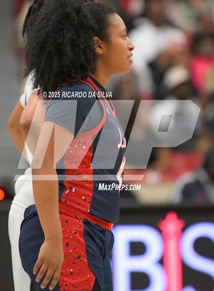 Thumbnail 1 in Alief Taylor vs. Fort Bend Hightower (UIL 6A D2 Basketball Regional Final) photogallery.