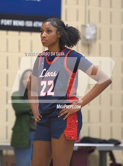 Thumbnail 3 in Alief Taylor vs. Fort Bend Hightower (UIL 6A D2 Basketball Regional Final) photogallery.