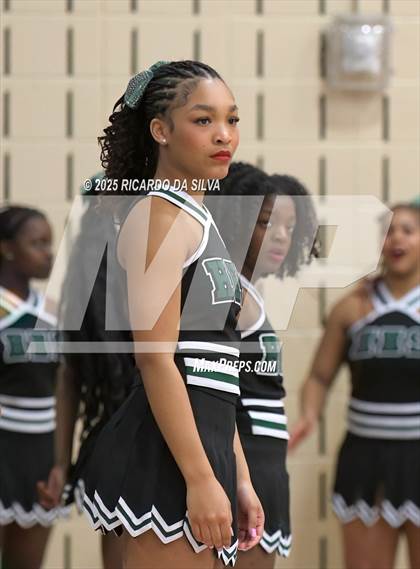 Thumbnail 2 in Alief Taylor vs. Fort Bend Hightower (UIL 6A D2 Basketball Regional Final) photogallery.