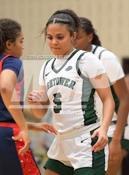 Thumbnail 1 in Alief Taylor vs. Fort Bend Hightower (UIL 6A D2 Basketball Regional Final) photogallery.