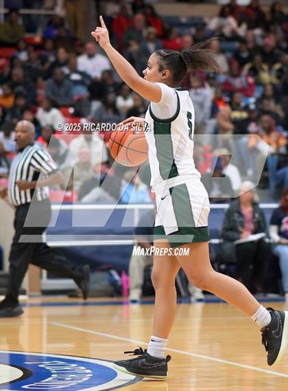 Thumbnail 3 in Alief Taylor vs. Fort Bend Hightower (UIL 6A D2 Basketball Regional Final) photogallery.