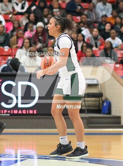 Thumbnail 1 in Alief Taylor vs. Fort Bend Hightower (UIL 6A D2 Basketball Regional Final) photogallery.