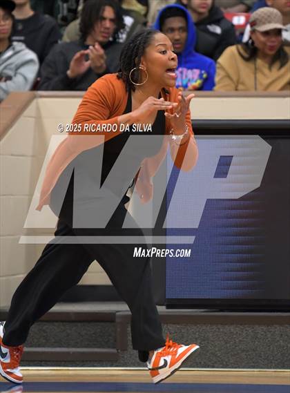 Thumbnail 1 in Alief Taylor vs. Fort Bend Hightower (UIL 6A D2 Basketball Regional Final) photogallery.