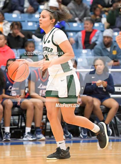 Thumbnail 2 in Alief Taylor vs. Fort Bend Hightower (UIL 6A D2 Basketball Regional Final) photogallery.