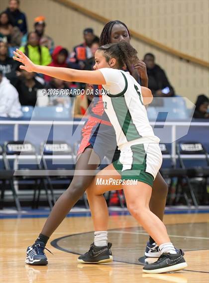 Thumbnail 1 in Alief Taylor vs. Fort Bend Hightower (UIL 6A D2 Basketball Regional Final) photogallery.