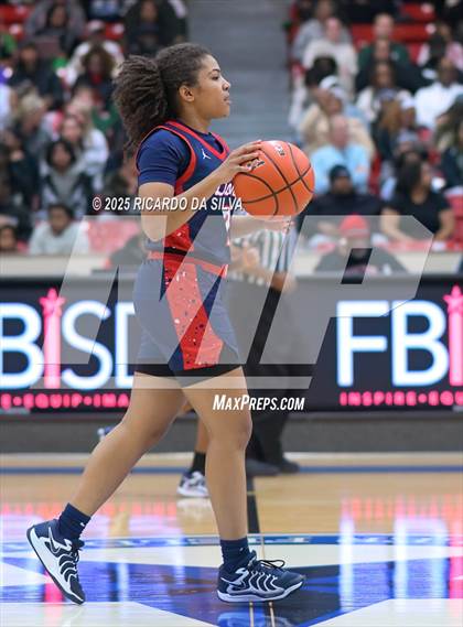 Thumbnail 3 in Alief Taylor vs. Fort Bend Hightower (UIL 6A D2 Basketball Regional Final) photogallery.
