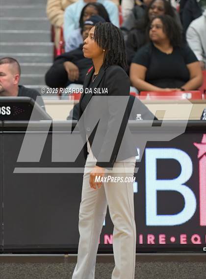 Thumbnail 3 in Alief Taylor vs. Fort Bend Hightower (UIL 6A D2 Basketball Regional Final) photogallery.