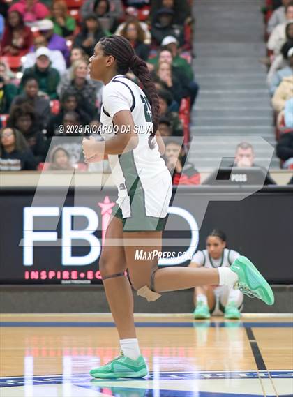 Thumbnail 2 in Alief Taylor vs. Fort Bend Hightower (UIL 6A D2 Basketball Regional Final) photogallery.