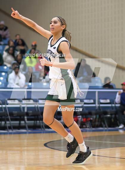 Thumbnail 3 in Alief Taylor vs. Fort Bend Hightower (UIL 6A D2 Basketball Regional Final) photogallery.