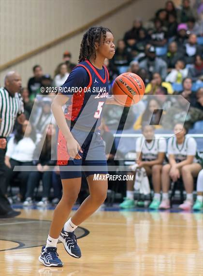 Thumbnail 1 in Alief Taylor vs. Fort Bend Hightower (UIL 6A D2 Basketball Regional Final) photogallery.