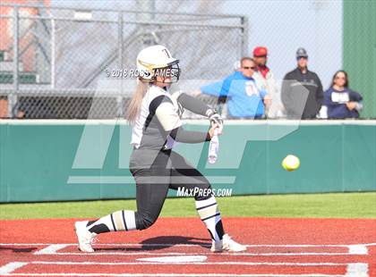 Thumbnail 3 in The Colony vs Canyon  photogallery.