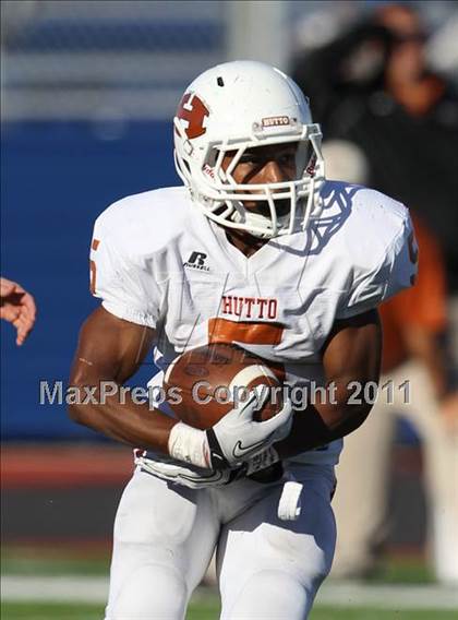 Thumbnail 2 in Hutto vs. Poteet (4A Region 2 Bi-District Playoffs) photogallery.