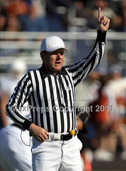 Thumbnail 3 in Hutto vs. Poteet (4A Region 2 Bi-District Playoffs) photogallery.