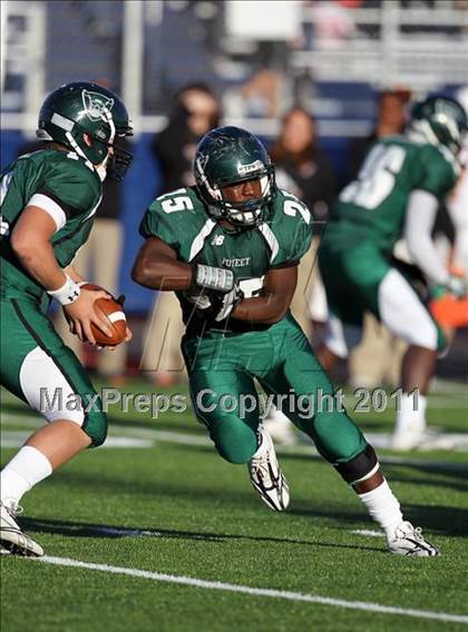 Thumbnail 1 in Hutto vs. Poteet (4A Region 2 Bi-District Playoffs) photogallery.