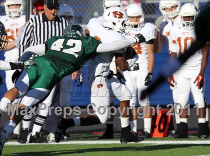 Thumbnail 2 in Hutto vs. Poteet (4A Region 2 Bi-District Playoffs) photogallery.