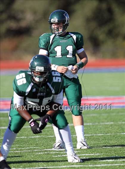 Thumbnail 2 in Hutto vs. Poteet (4A Region 2 Bi-District Playoffs) photogallery.