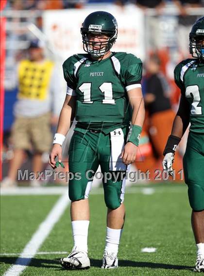 Thumbnail 3 in Hutto vs. Poteet (4A Region 2 Bi-District Playoffs) photogallery.