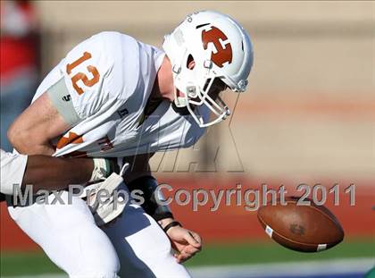 Thumbnail 2 in Hutto vs. Poteet (4A Region 2 Bi-District Playoffs) photogallery.