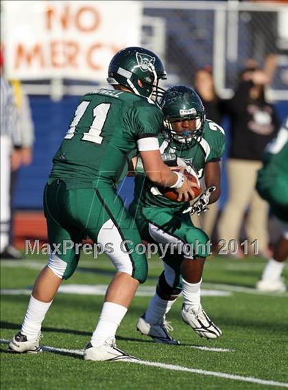 Thumbnail 3 in Hutto vs. Poteet (4A Region 2 Bi-District Playoffs) photogallery.