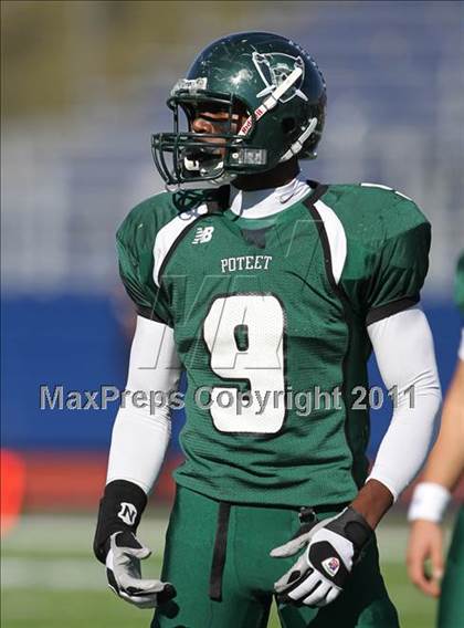 Thumbnail 1 in Hutto vs. Poteet (4A Region 2 Bi-District Playoffs) photogallery.