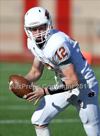 Thumbnail 3 in Hutto vs. Poteet (4A Region 2 Bi-District Playoffs) photogallery.