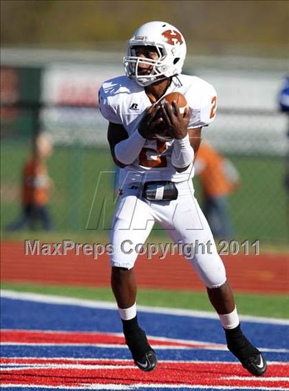 Thumbnail 1 in Hutto vs. Poteet (4A Region 2 Bi-District Playoffs) photogallery.
