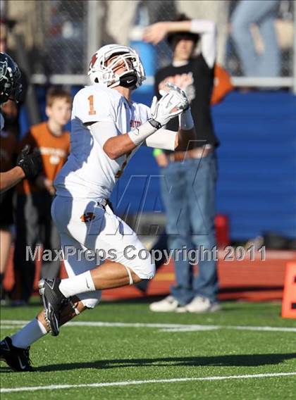 Thumbnail 2 in Hutto vs. Poteet (4A Region 2 Bi-District Playoffs) photogallery.