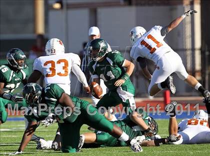 Thumbnail 1 in Hutto vs. Poteet (4A Region 2 Bi-District Playoffs) photogallery.