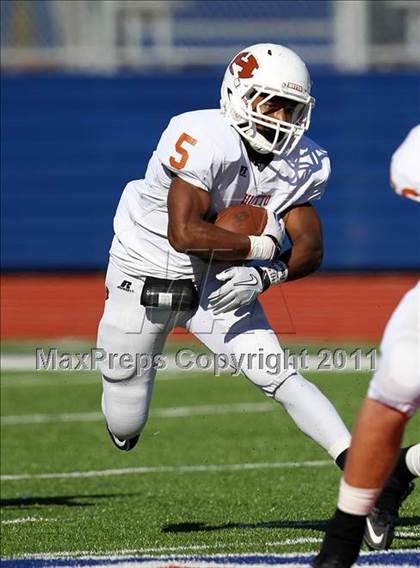 Thumbnail 2 in Hutto vs. Poteet (4A Region 2 Bi-District Playoffs) photogallery.