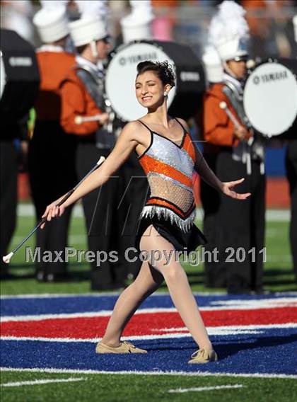 Thumbnail 2 in Hutto vs. Poteet (4A Region 2 Bi-District Playoffs) photogallery.