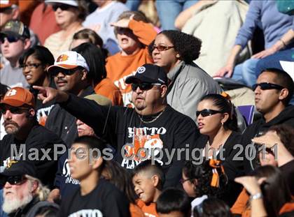 Thumbnail 1 in Hutto vs. Poteet (4A Region 2 Bi-District Playoffs) photogallery.