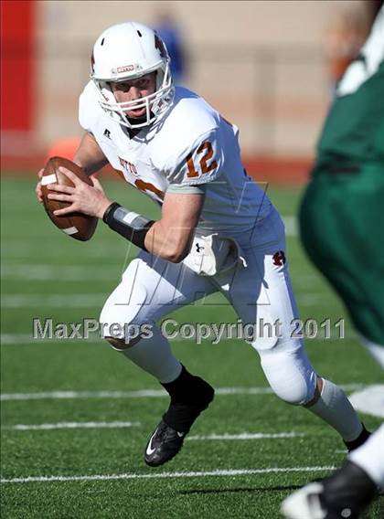 Thumbnail 2 in Hutto vs. Poteet (4A Region 2 Bi-District Playoffs) photogallery.